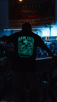 Camiseta RAW CUTS brillando en la oscuridad, estampado fotoluminiscente
